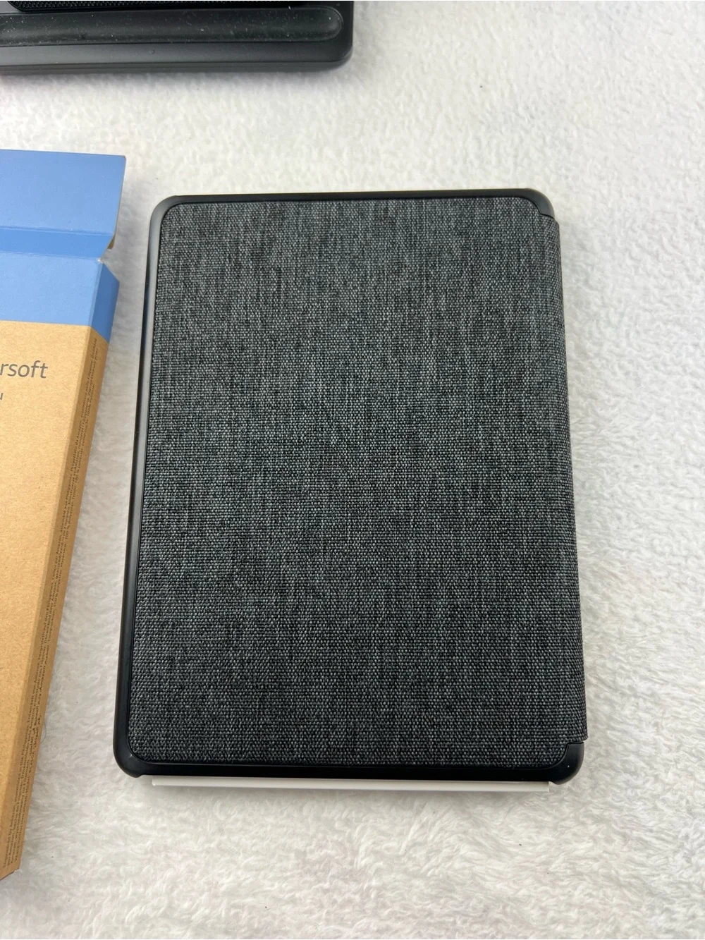 Kindle Paperwhite Accessory Bundle Case + Anker Wireless Charging Dock - Picture 4 of 7